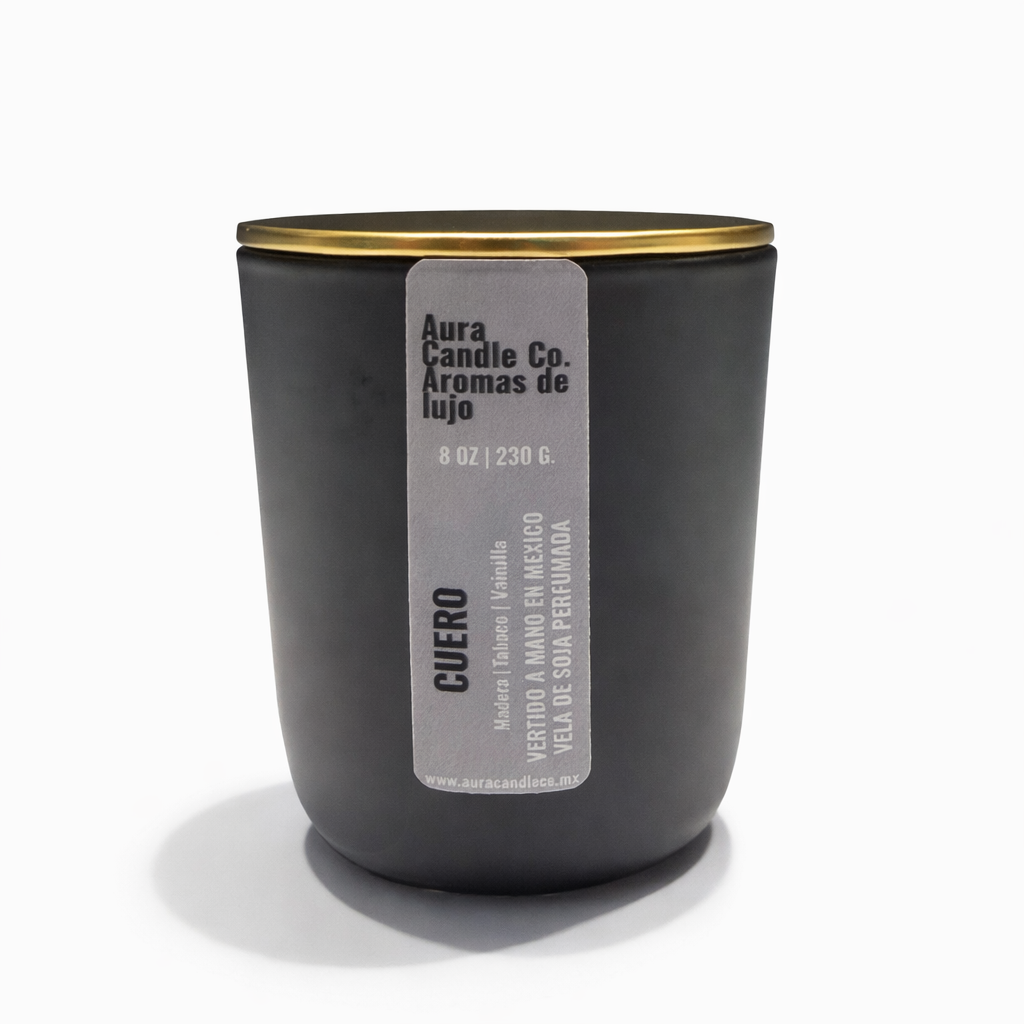 (Vela Aromática Cuero– Aura Candle Co. 230g.